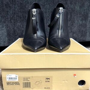MICHAEL Michael Kors ANDI Leather Bootie - 7M